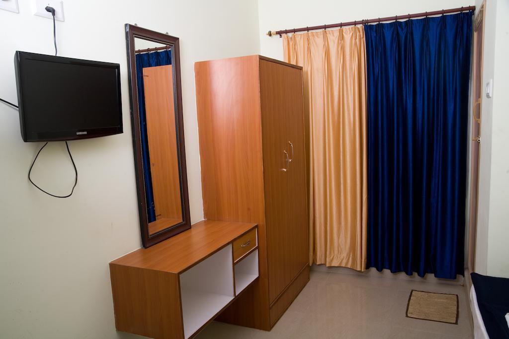 Vihas Inn Tirupati Phòng bức ảnh