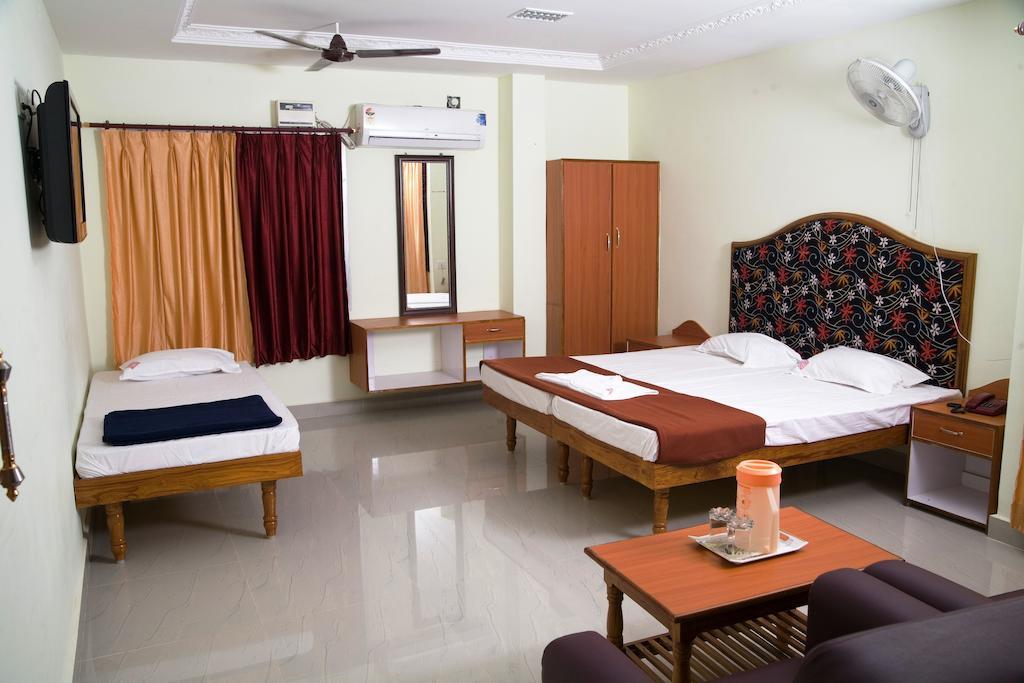 Vihas Inn Tirupati Ngoại thất bức ảnh