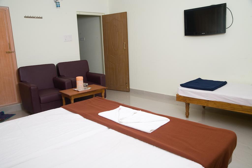 Vihas Inn Tirupati Ngoại thất bức ảnh