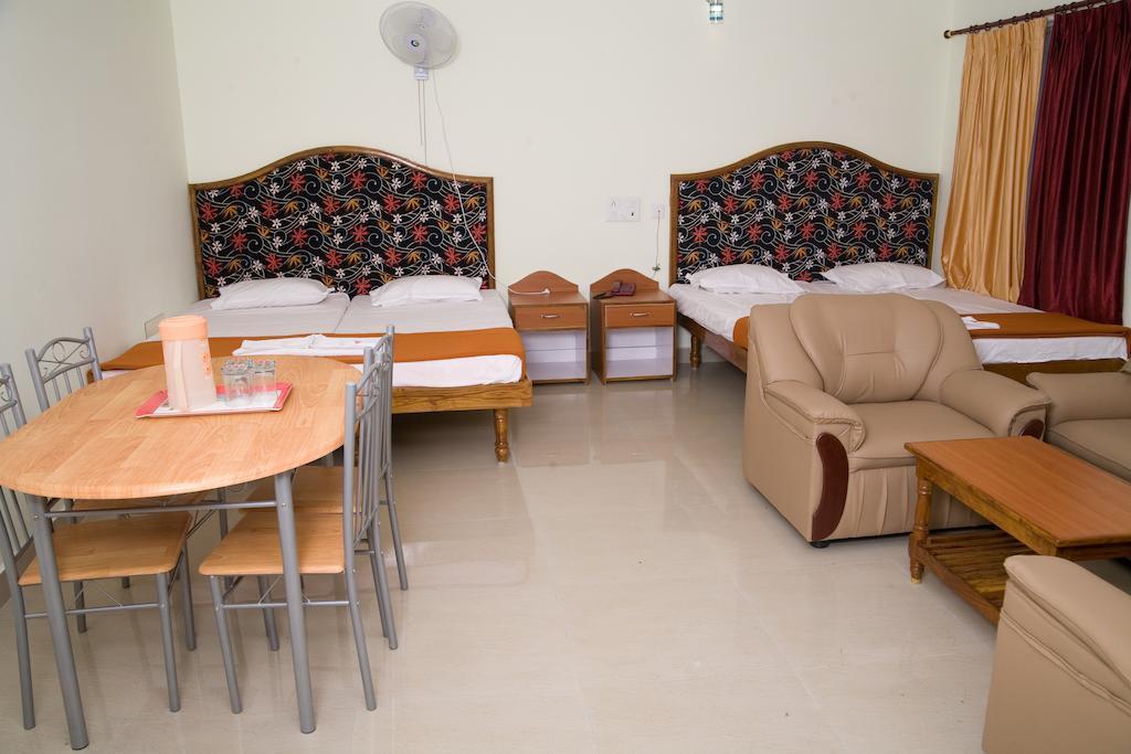 Vihas Inn Tirupati Phòng bức ảnh