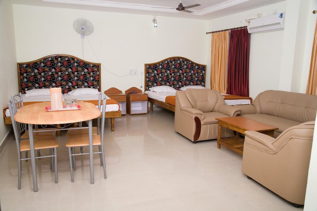 Vihas Inn Tirupati Phòng bức ảnh